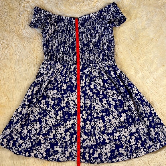 Express Blue and White Floral Off the Shoulder Dress - Picture 4 of 9